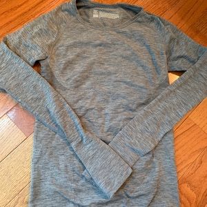 Victoria Secrets Work Out Top